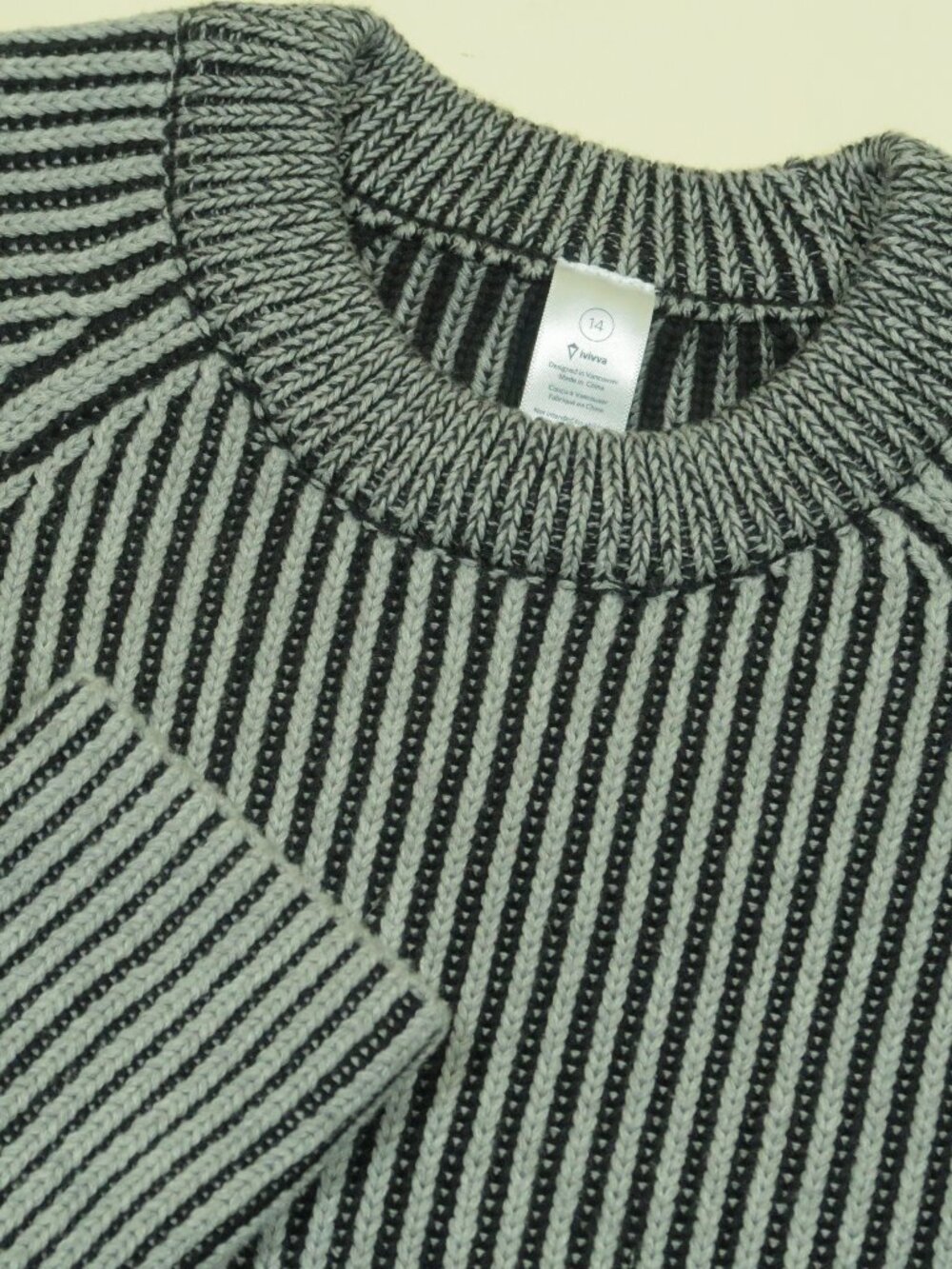 Iviva Snow Salutations Pullover Sweater Girls 14 Gray Black Knit Cotton New